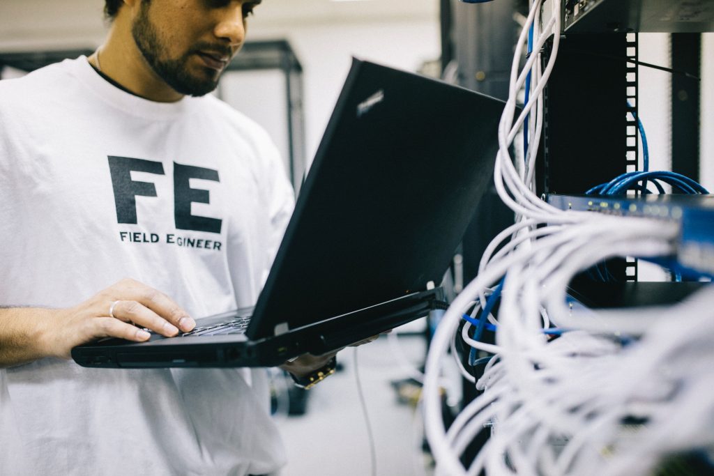 Integration with Other Systems
Foto oleh Field Engineer: https://www.pexels.com/id-id/foto/pria-laptop-industri-kabel-442152/