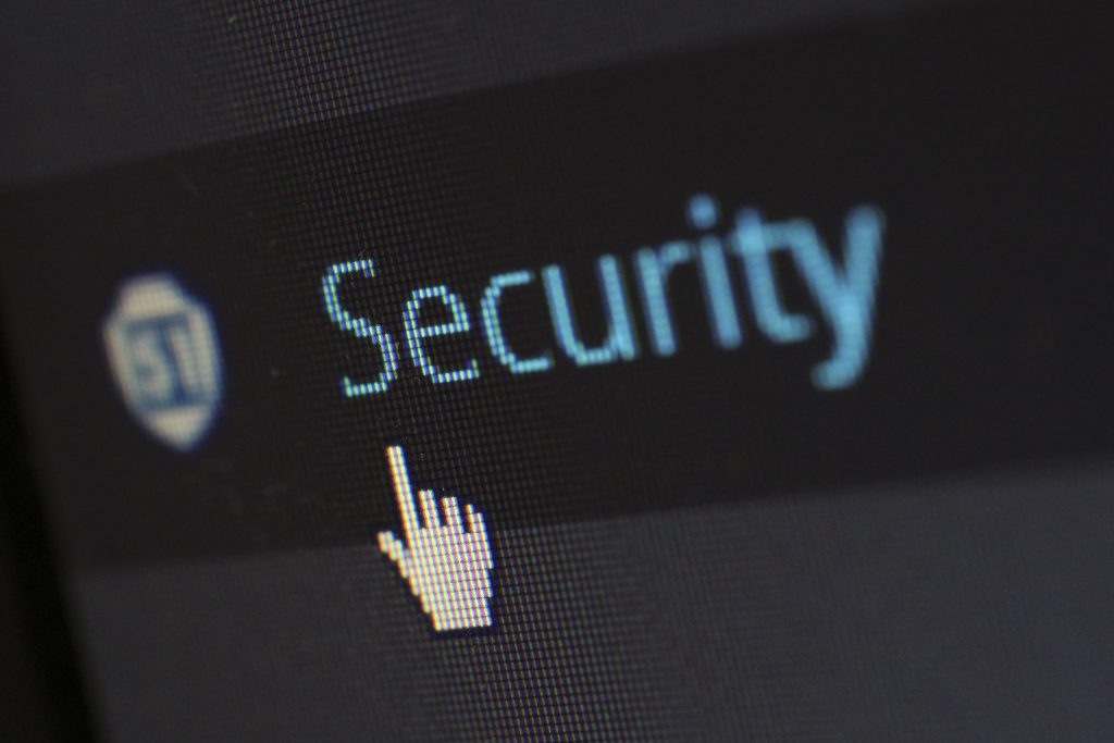Keamanan Data
Foto oleh Pixabay: https://www.pexels.com/id-id/foto/logo-keamanan-60504/